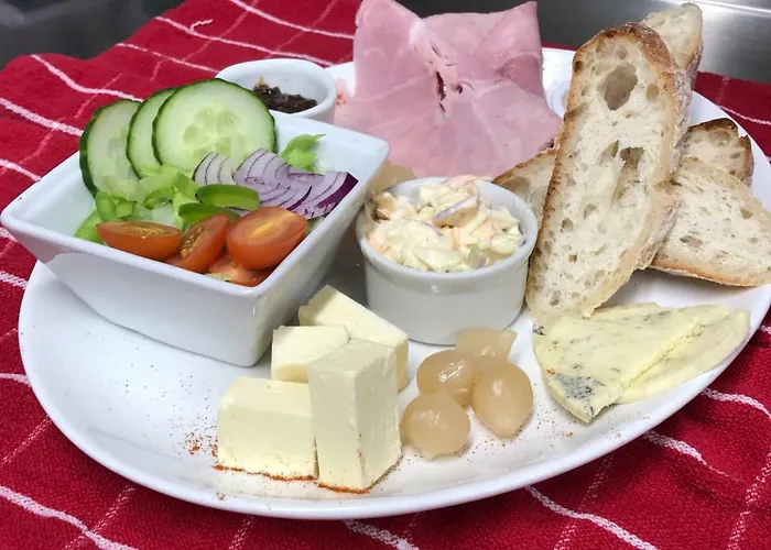 The Exhibition يورك