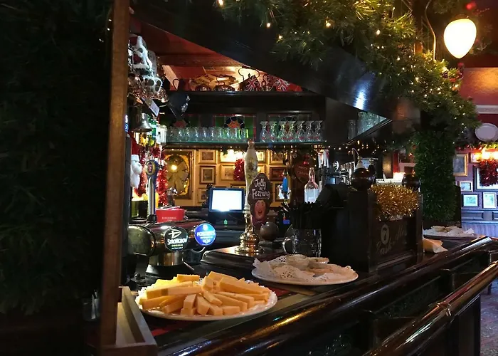 The Exhibition يورك